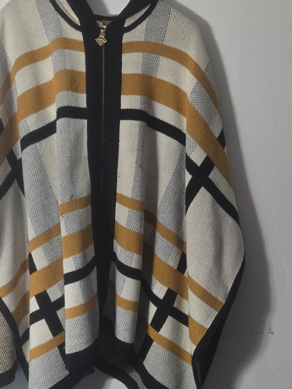Anne Klein Cream, Mustard & Black Striped Zip-Front Cardigan